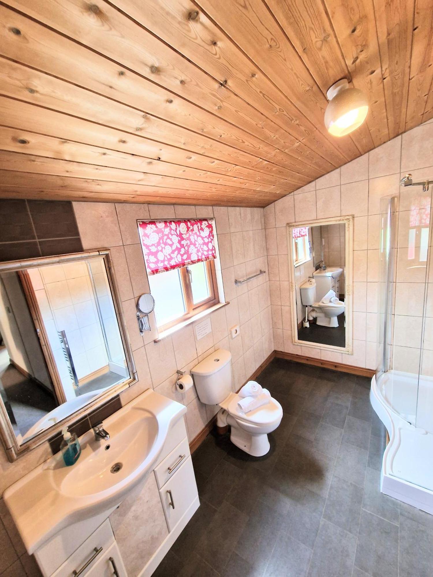 הוילה Kelty Lomond 2 With Private Hot Tub - Fife - Loch Leven - Lomond Hills מראה חיצוני תמונה